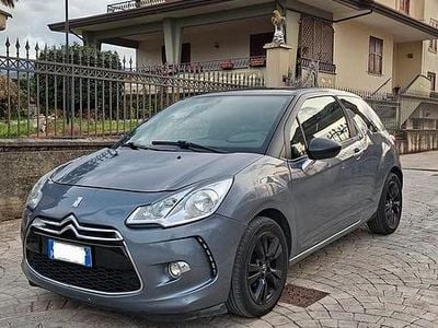 Usata Citroën DS3 Chic 70 CV (51 kW) 2011 Grigio Utilitaria
