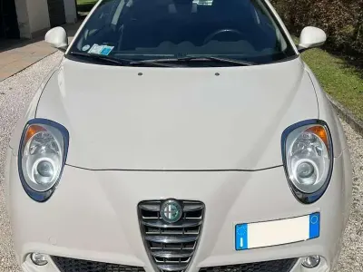 Usata Alfa Romeo MiTo 120 CV (88 kW) 2010 Bianco Utilitaria