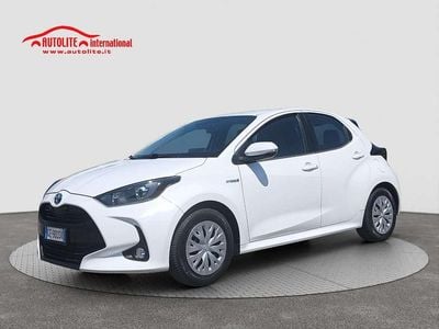 Usata Toyota Yaris Hybrid Business Edition 92 CV (67 kW) 2021 Bianco Berlina