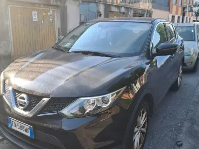 Usata Nissan Qashqai Acenta 131 CV (96 kW) 2015 Nero SUV