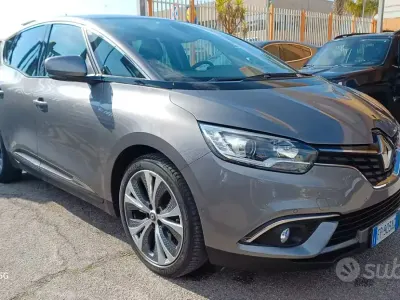 Usata Renault Scénic 110 CV (80 kW) 2018 Grigio Monovolume
