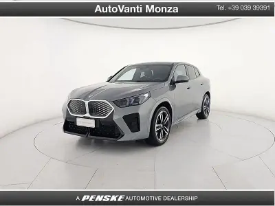 Usata BMW iX2 M Sport 150 kW (204 CV) 2025 Grigio SUV