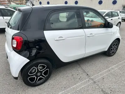 Usata Smart ForFour Passion 90 CV (66 kW) 2019 Bianco Utilitaria