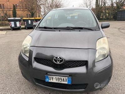 Usata Toyota Yaris Sol 89 CV (65 kW) 2009 Nero Berlina