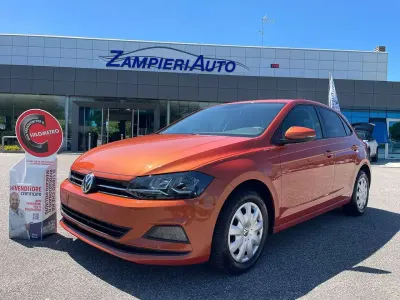 Usata VW Polo Comfortline 65 CV (47 kW) 2018 Arancione Utilitaria