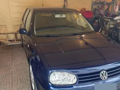 Usata VW Golf IV 116 CV (85 kW) 2000 Bluazzurro Berlina