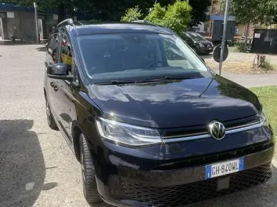 Usata VW Caddy Style 122 CV (89 kW) 2022 Nero Monovolume