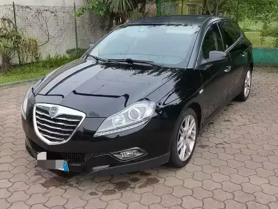 Gebraucht Lancia Delta 120 PS (88 kW) 2010 Schwarz Kleinwagen