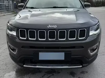 Usata Jeep Compass Limited 140 CV (102 kW) 2019 Grigio SUV