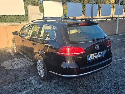 Usata VW Passat 105 CV (77 kW) 2012 Nero Station wagon
