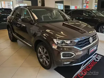 Usata VW T-Roc Advance 150 CV (110 kW) 2018 Grigio SUV