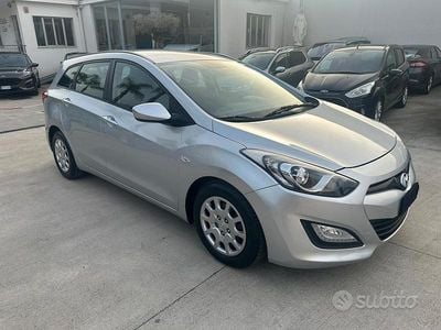 Usata Hyundai i30 Comfort 110 CV (80 kW) 2015 Grigio Station wagon