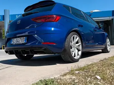 Usata Seat Leon XCELLENCE 150 CV (110 kW) 2017 Bluazzurro Berlina