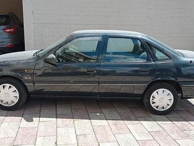 Usata Opel Vectra 75 CV (55 kW) 1992 Nero Berlina