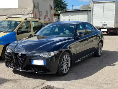 Usata Alfa Romeo Giulia 160 CV (117 kW) 2021 Nero Berlina