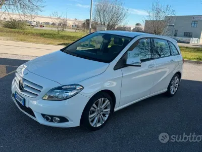 Usata Mercedes B160 Premium 90 CV (66 kW) 2014 Bianco Utilitaria