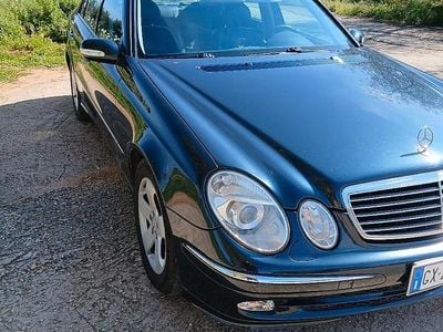 Begagnad Mercedes 280 231 HK (169 kW) 2005 Blå Sedan