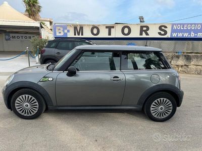 Usata Mini Cooper D 109 CV (80 kW) 2010 Grigio Utilitaria