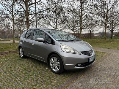 Usata Honda Jazz 99 CV (72 kW) 2008 Grigio Utilitaria