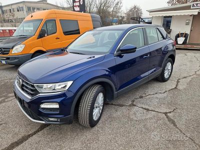 Usata VW T-Roc Business 116 CV (85 kW) 2020 Blu SUV
