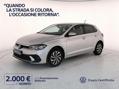Usata VW Polo Life 95 CV (69 kW) 2023 Grigio Utilitaria