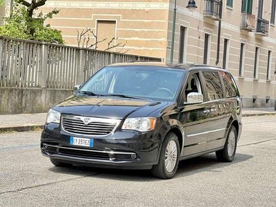 Usata Lancia Voyager Platinum 177 CV (130 kW) 2015 Nero metallizzato Monovolume
