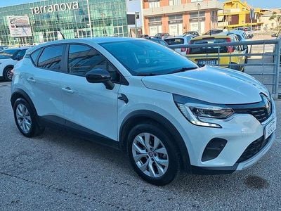Usata Renault Captur Business 93 CV (68 kW) 2022 Bianco SUV