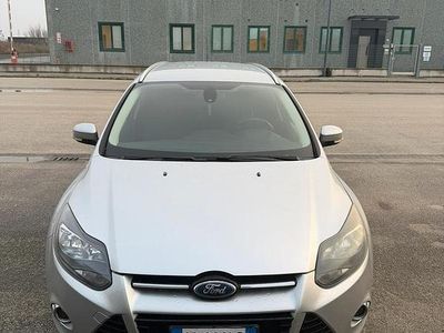Käytetty Ford Focus Titanium 115 HP (84 kW) 2013 Harmaa Farmari