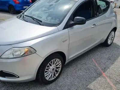 Usata Lancia Ypsilon Gold 69 CV (50 kW) 2014 Utilitaria