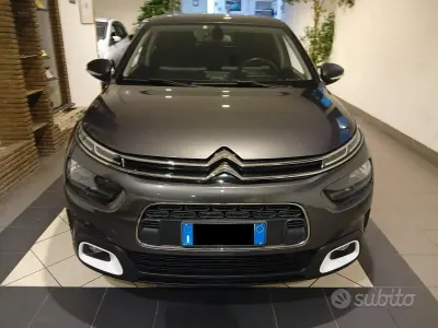 Usado Citroën C4 Shine 102 HP (75 kW) 2020 Cinzento SUV