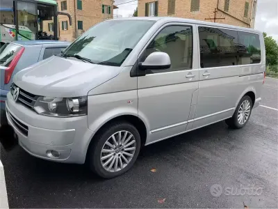 Usata VW Multivan 180 CV (132 kW) 2011 Grigio Monovolume