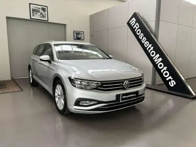 Usata VW Passat Business 150 CV (110 kW) 2020 Grigio chiaro Station wagon