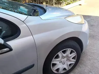 Usata Peugeot 207 73 CV (53 kW) 2011 Grigio Berlina