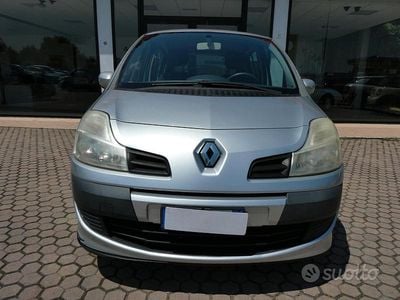 Usata Renault Modus Dynamique 75 CV (55 kW) 2009 Grigio Monovolume
