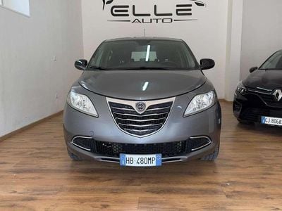 Usata Lancia Ypsilon 69 CV (50 kW) 2014 Grigio Utilitaria