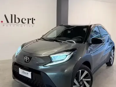 Usata Toyota Aygo X Lounge 72 CV (52 kW) 2022 Grigio SUV