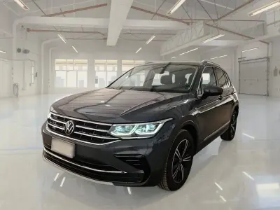 Usata VW Tiguan Elegance 149 CV (109 kW) 2023 Grigio SUV