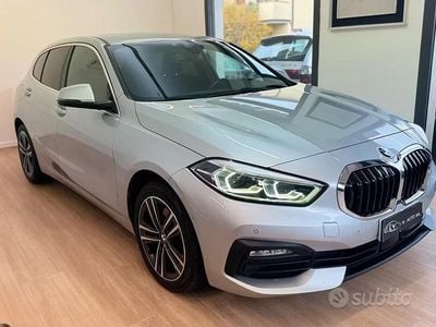 Usado BMW 116 Sport Line 116 HP (85 kW) 2021 Cinzento Citadino