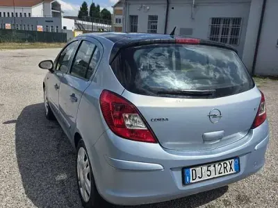 Usata Opel Corsa Cosmo 80 CV (58 kW) 2007 Utilitaria