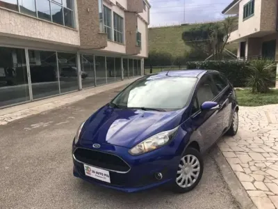 Usata Ford Fiesta Business Edition 75 CV (55 kW) 2017 Blu/azzurro Utilitaria
