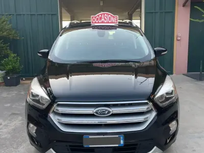 Usata Ford Kuga ST-Line 120 CV (88 kW) 2017 Nero SUV