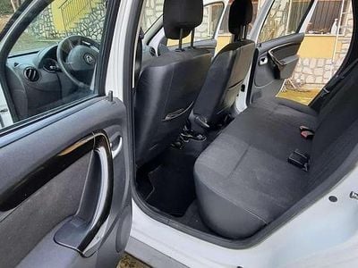 Usata Dacia Duster Lauréate 110 CV (80 kW) 2011 Bianco SUV