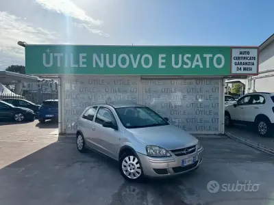 Usado Opel Corsa Club 69 HP (50 kW) 2006 Cinzento Citadino