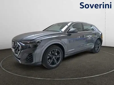 Usata Audi Q8 S-Line 286 CV (210 kW) 2024 Grigio scuro SUV