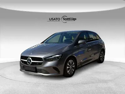 Usata Mercedes 180 Advanced 116 CV (85 kW) 2023 Grigio Berlina