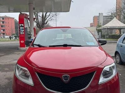 Usata Lancia Ypsilon Silver 69 CV (50 kW) 2016 Utilitaria