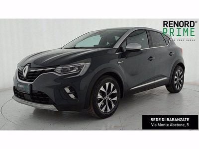 Usata Renault Captur Techno 143 CV (105 kW) 2022 Blu marino SUV