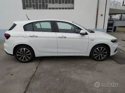 Usata Fiat Tipo Lounge 120 CV (88 kW) 2018 Bianco Berlina