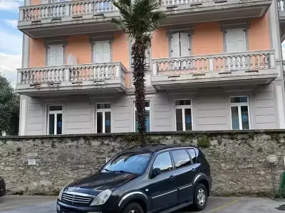 Usata SsangYong Rexton 165 CV (121 kW) 2005 Nero SUV