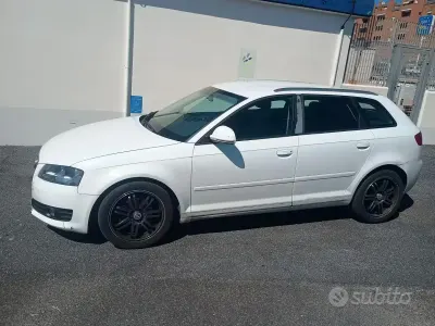 Käytetty Audi A3 Attraction 105 HP (77 kW) 2009 Valkoinen Viistoperä